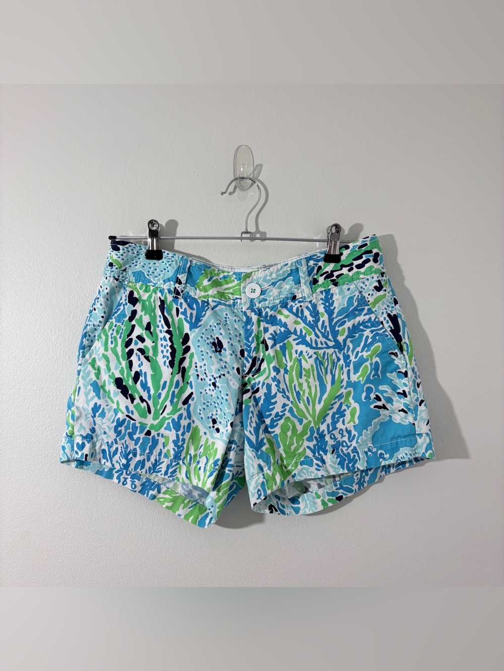 Lilly Pulitzer “The Callahan” botanical pattern chino shorts (size 2 women)